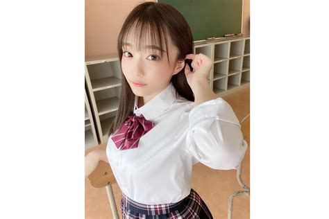 えろ脱衣|超絶美 JKが教室で制服を脱ぐ、思わず画面に手を伸ばしたくな。